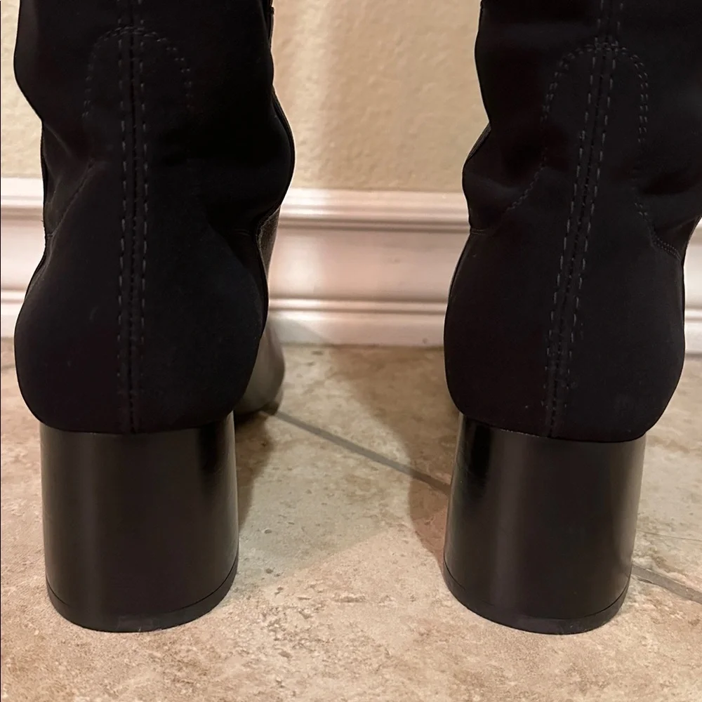 Stuart Weitzman chic versatile